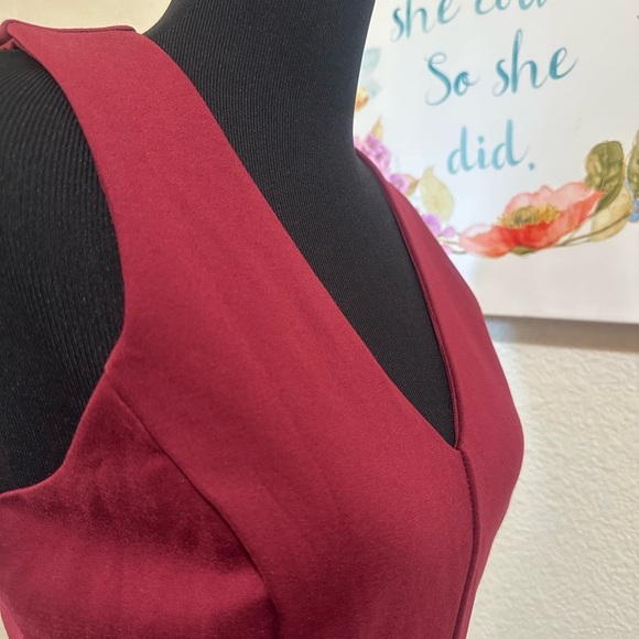 LULU’S Wine Red Midi Dress Size S - Picture 3 of 8